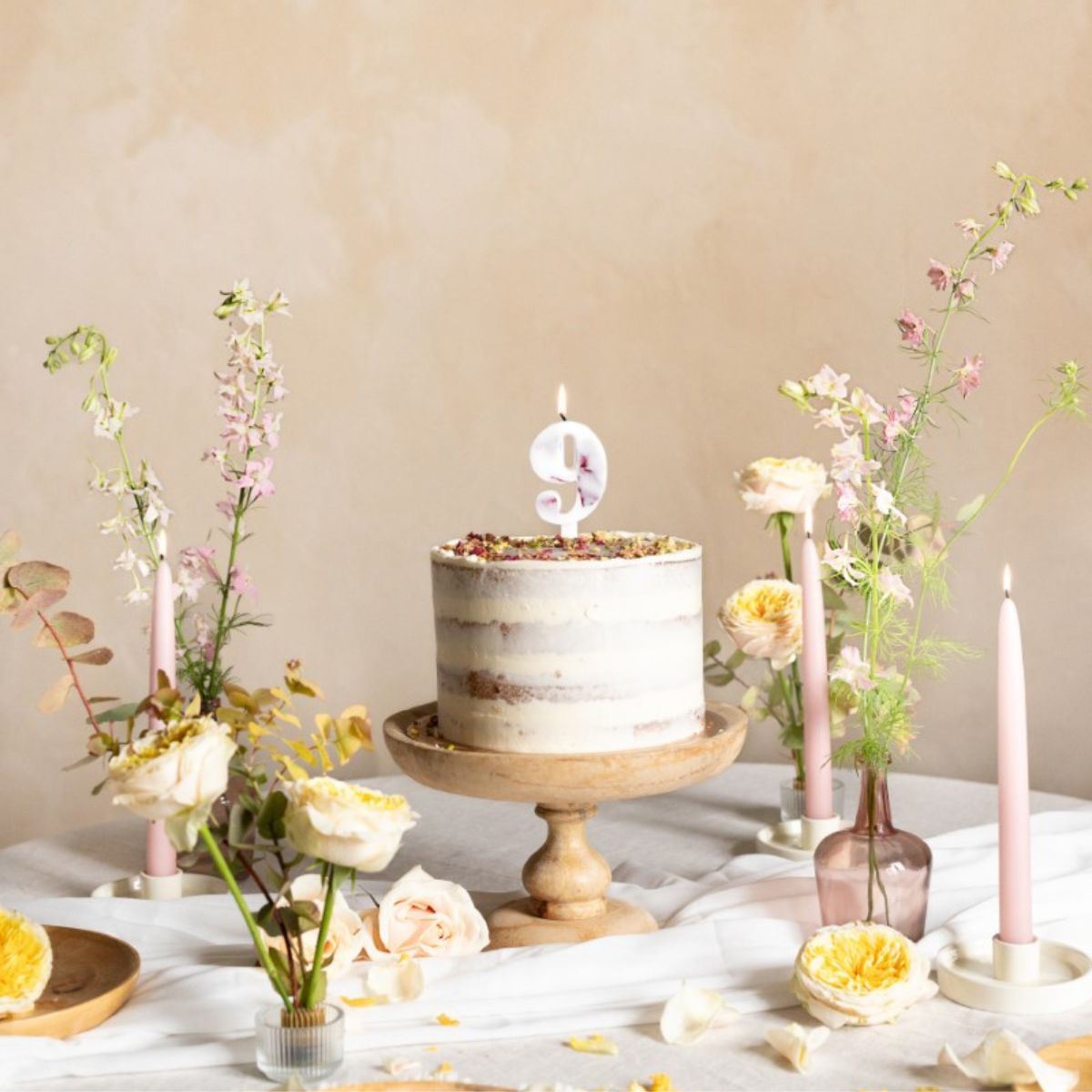 PartyDeco Number Candle 9 - White with Flowers