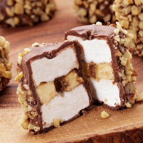 Crunchy marshmallow pops