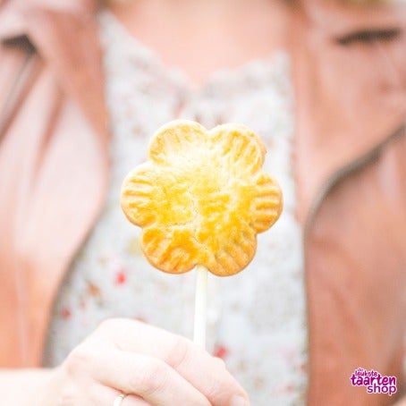 Koekjes Pops gevuld met Amandelspijs