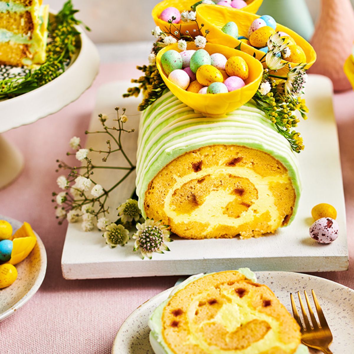 Cake Star Mould Cracked Half Egg Medium set/2