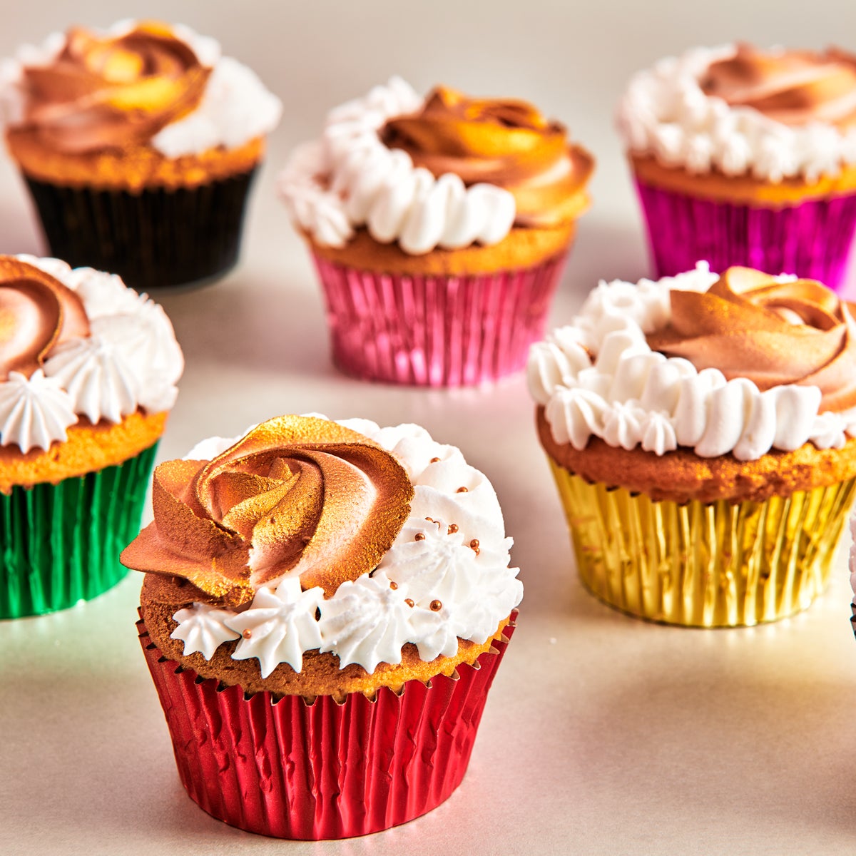 FunCakes Caissettes à Cupcake Feuille - Noir Métallique pk/48