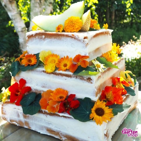 Vrolijke Naked Cake met Eetbare Bloemen